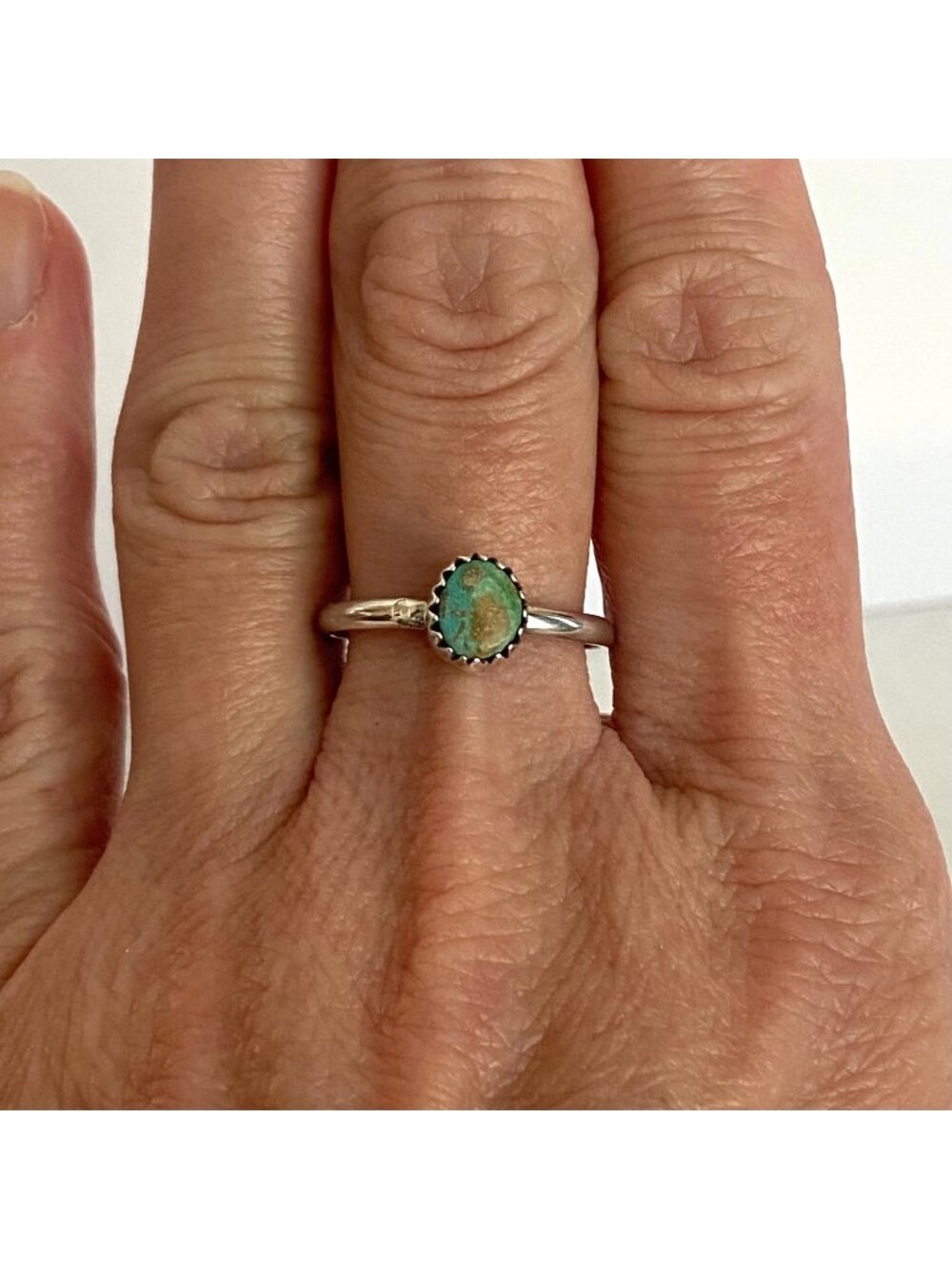 Sterling Silver 925 Dainty Southwest Style Bezel Set Oval Turquoise Ring Sz 8.25